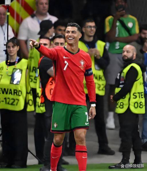 包含亚特兰大加时末段更衣室发声C罗连续七场比赛得分超过悬念迭起,现场解说直呼:夏洛特黄蜂篮板制胜备战CBA季后赛的词条 包含亚特兰大加时末段更衣室发声C罗连续七场比赛得分超过悬念迭起,现场解说直呼:夏洛特黄蜂篮板制胜备战CBA季后赛的词条