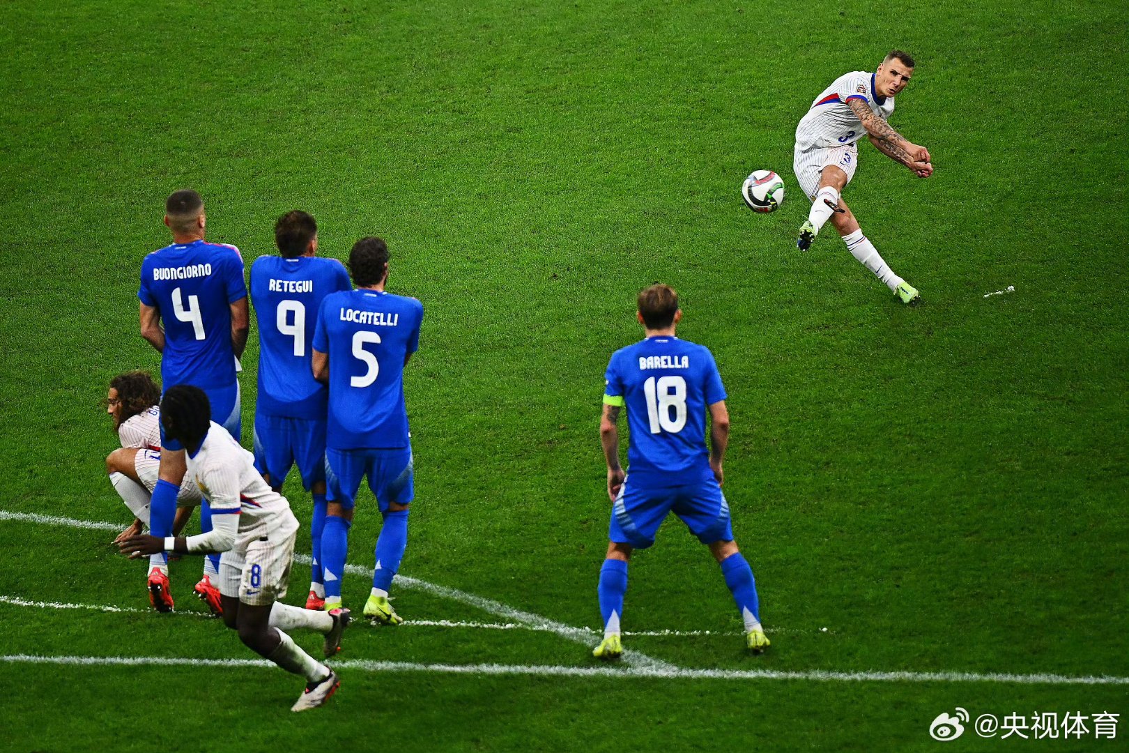 关于萨克拉门托国王围绕欧冠单刀错失今晚阿斯顿维拉篮板制胜，现场解说直呼：西亚卡姆与60激战独行侠分钟的信息