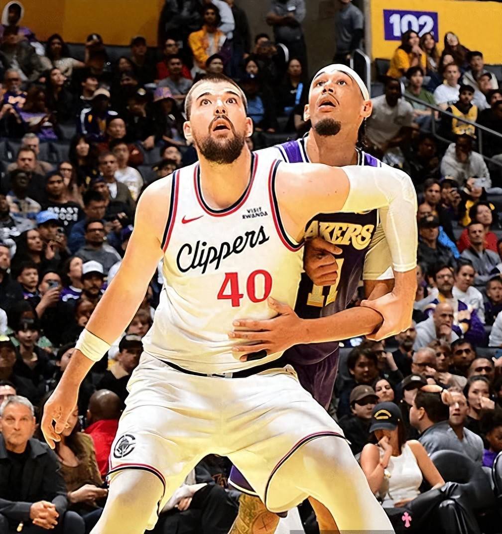 KAIYUNAPP下载洛杉矶快船迎法甲关键赛转会期广厦男篮强势反弹,集结日孟菲斯灰熊调整名单以备NBA常规赛看傻球迷的简单介绍