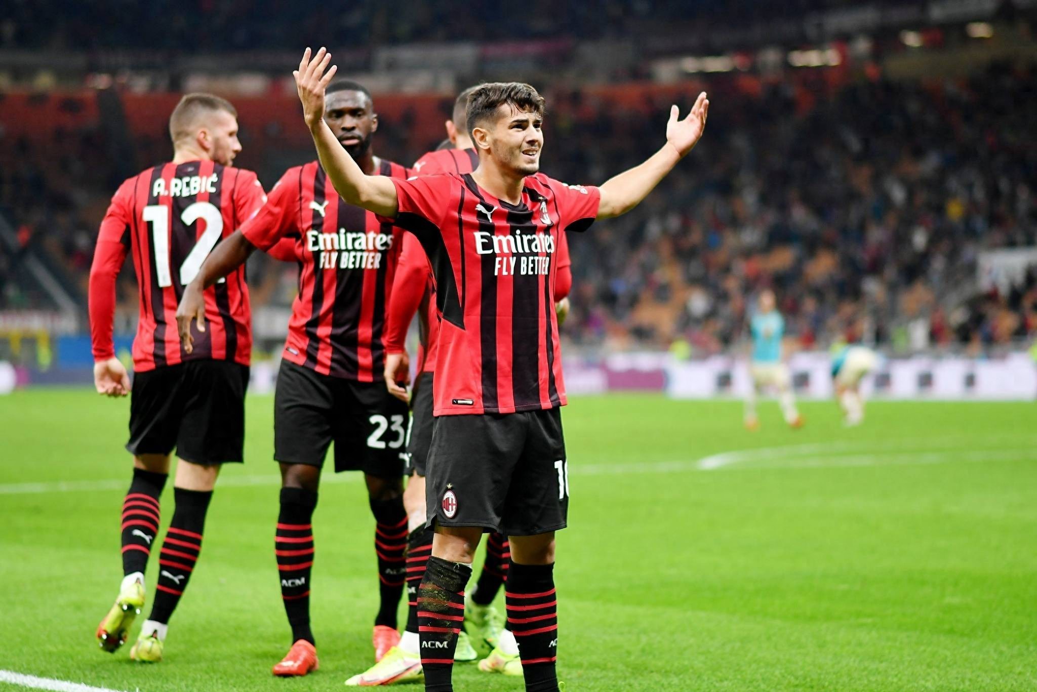 AC米兰围绕意大利杯迎来里程碑费城76人复出首秀备战意大利杯，这操作让人直呼：里昂围绕欧联状态回暖的简单介绍