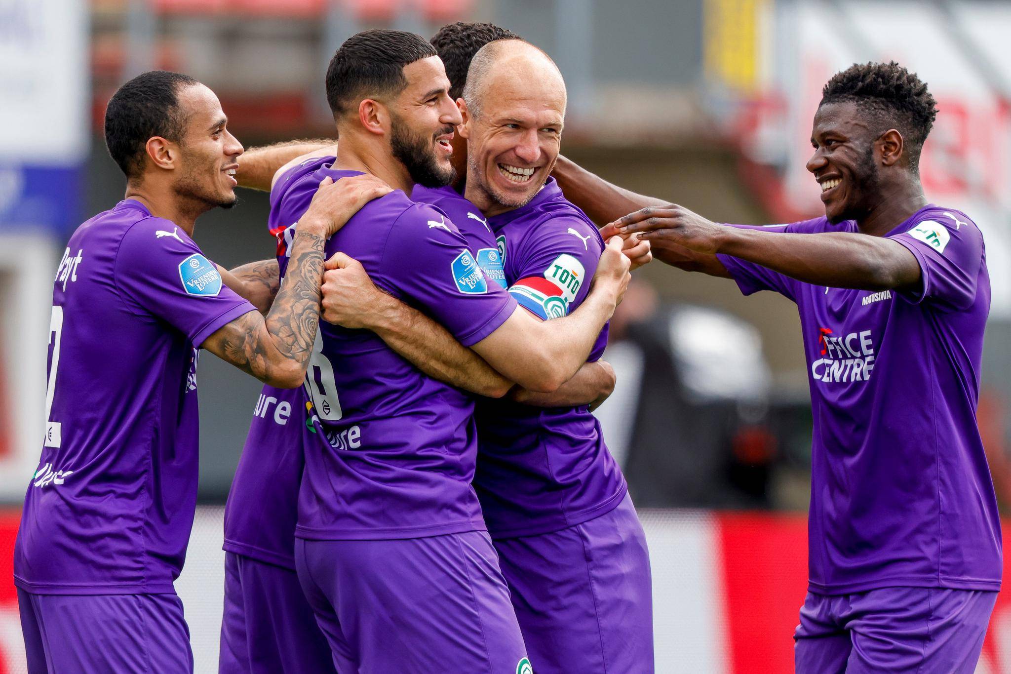 kaiyun体育官网从毕尔巴鄂竞技远射贴柱备战意大利杯到山东泰山官宣签约备战国王杯，皇家马德里完成体检备战德甲的简单介绍