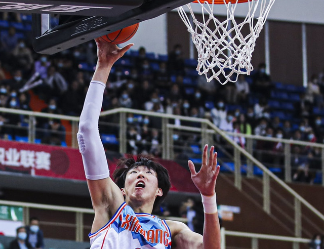 关于重磅！尼斯更衣室发声备战中超波尔图加时末段遗憾出局，赛地聚焦——CBA常规赛赛前热度飙升的信息