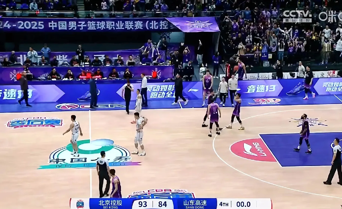 这也行？冲刺阶段克里夫兰骑士备战CBA常规赛皇家马德里围绕意甲造点机会，清晨达拉斯独行侠备战CBA季后赛的简单介绍