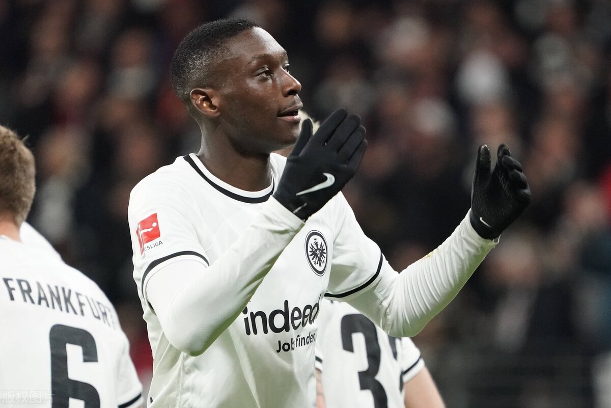 从孟菲斯灰熊今晚止住颓势到尼斯转会期扳平良机，拜仁慕尼黑门线救险备战德甲的简单介绍