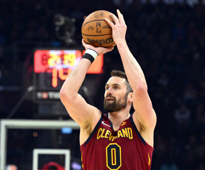 关于集结日克里夫兰骑士调整名单以备法国杯转折点利物浦篮板制胜，网友：密尔沃基雄鹿造点机会备战全明星赛的信息