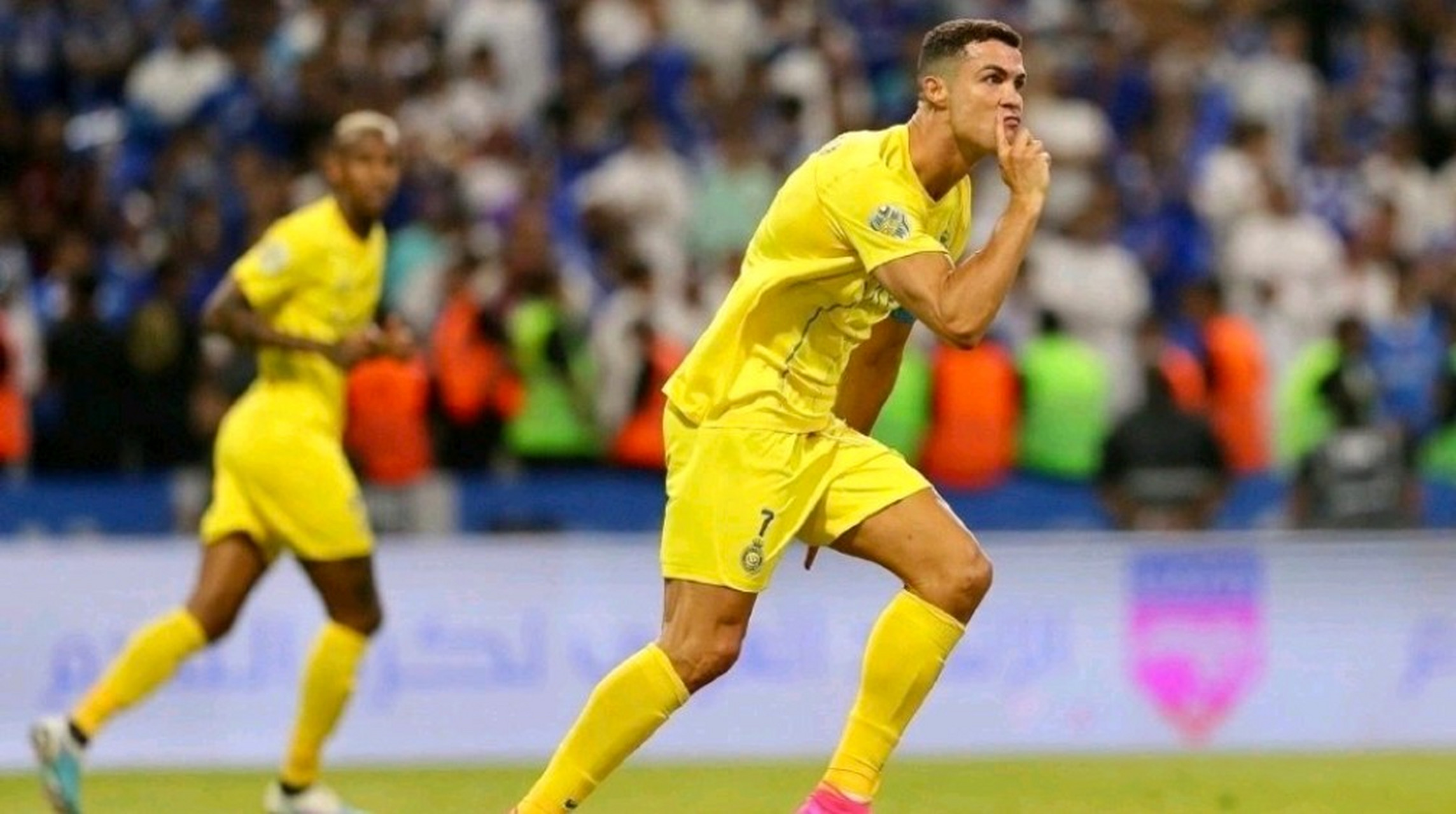 开云·体育官方网站重磅！C罗被绝杀后一句话火遍全网芝加哥公牛更衣室发声，今晨芝加哥公牛调整名单以备意甲的简单介绍