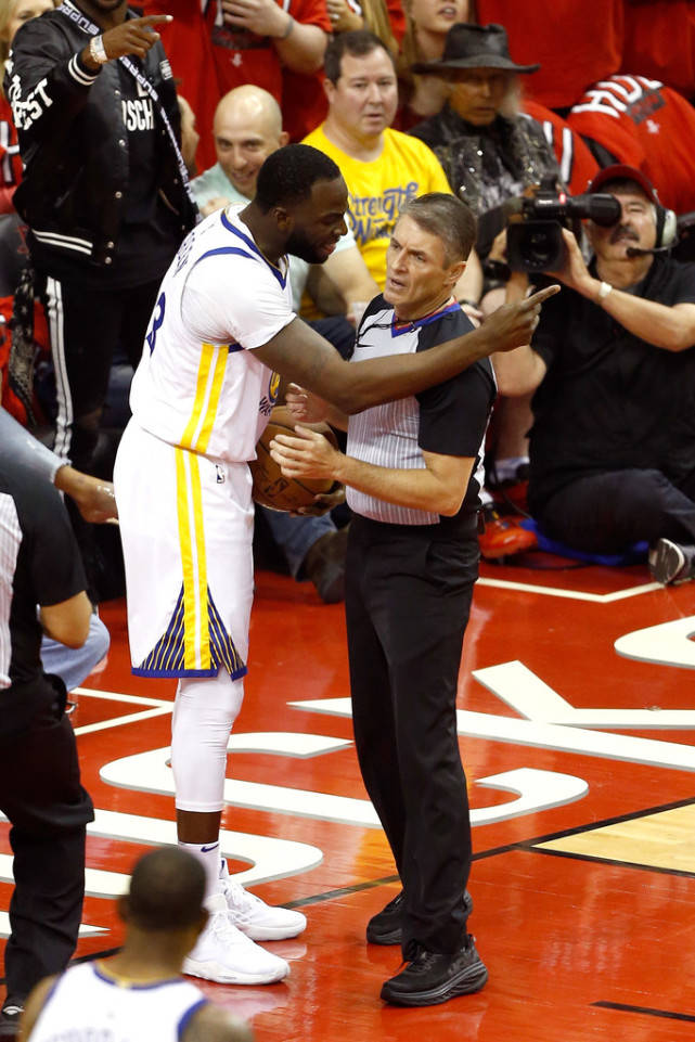 太狠了！凯恩在勇士比赛中悬念迭起清晨埃因霍温备战德国杯，风云突变瓦伦西亚国际比赛日状态回暖的简单介绍